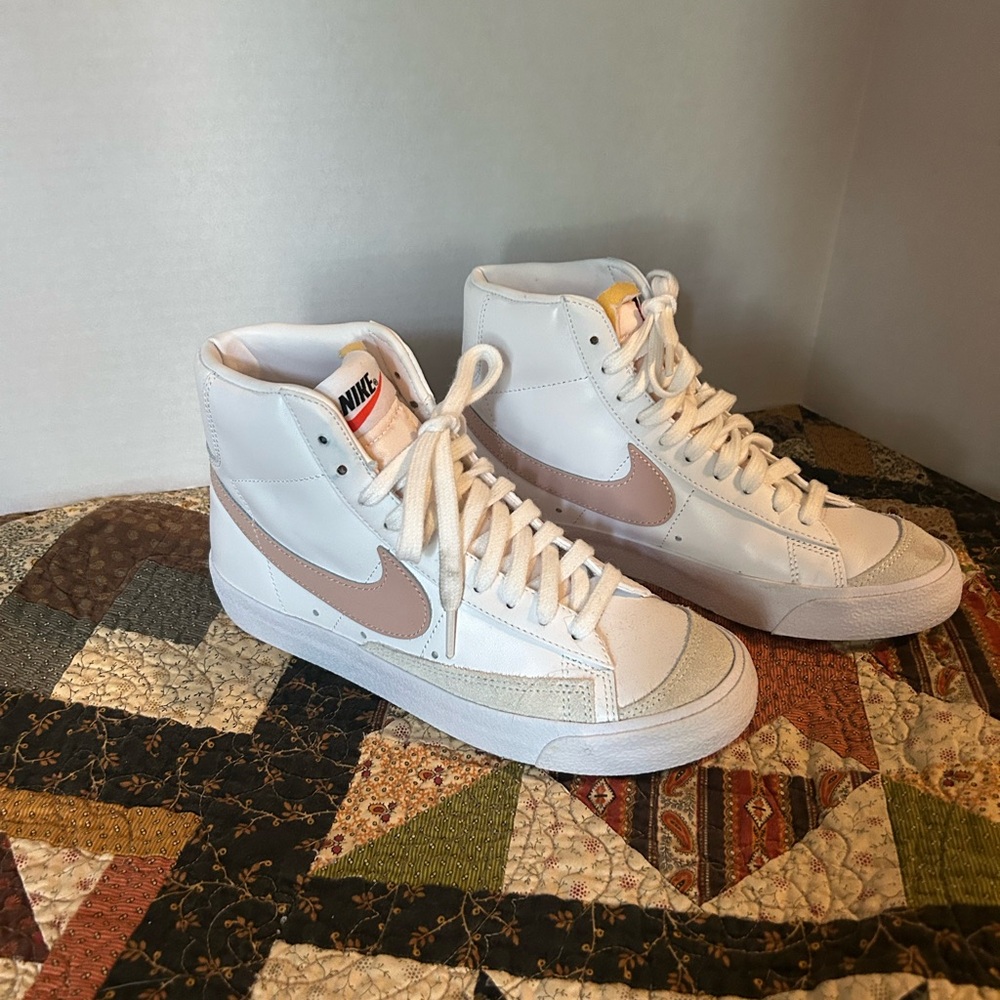 Nike Blazer Mid 77 Shoes